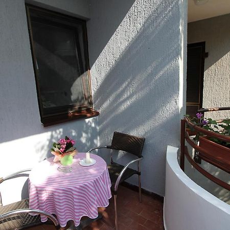 Apartment Vesna روفينج الغرفة الصورة