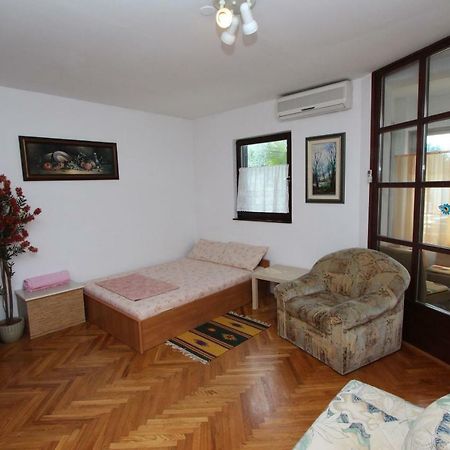 Apartment Vesna روفينج المظهر الخارجي الصورة