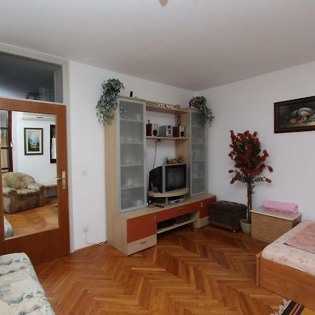 Apartment Vesna روفينج المظهر الخارجي الصورة