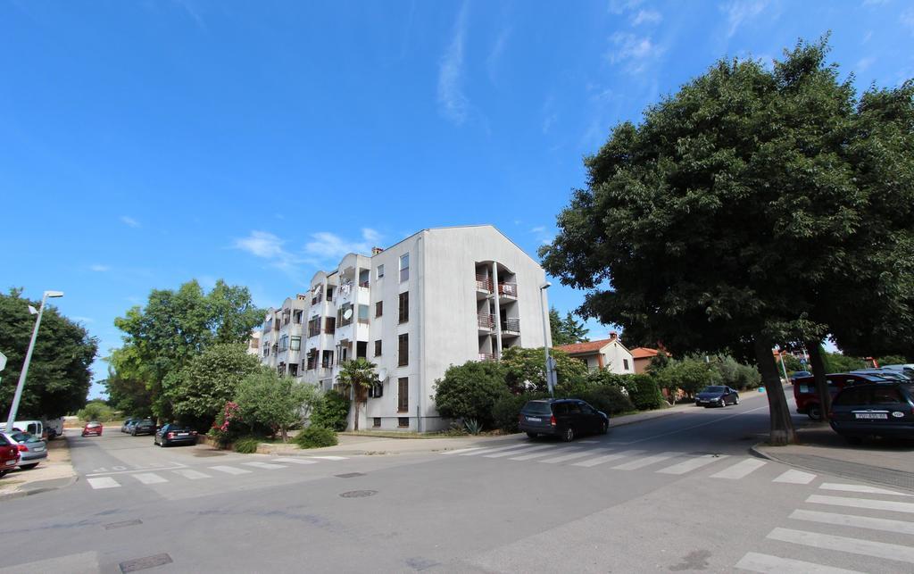 Apartment Vesna روفينج المظهر الخارجي الصورة