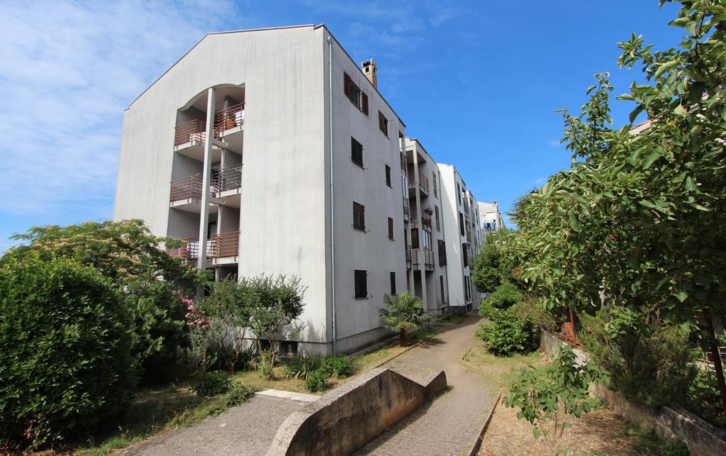 Apartment Vesna روفينج المظهر الخارجي الصورة