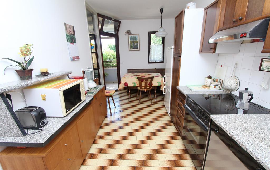 Apartment Vesna روفينج الغرفة الصورة