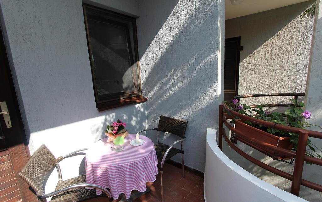 Apartment Vesna روفينج الغرفة الصورة