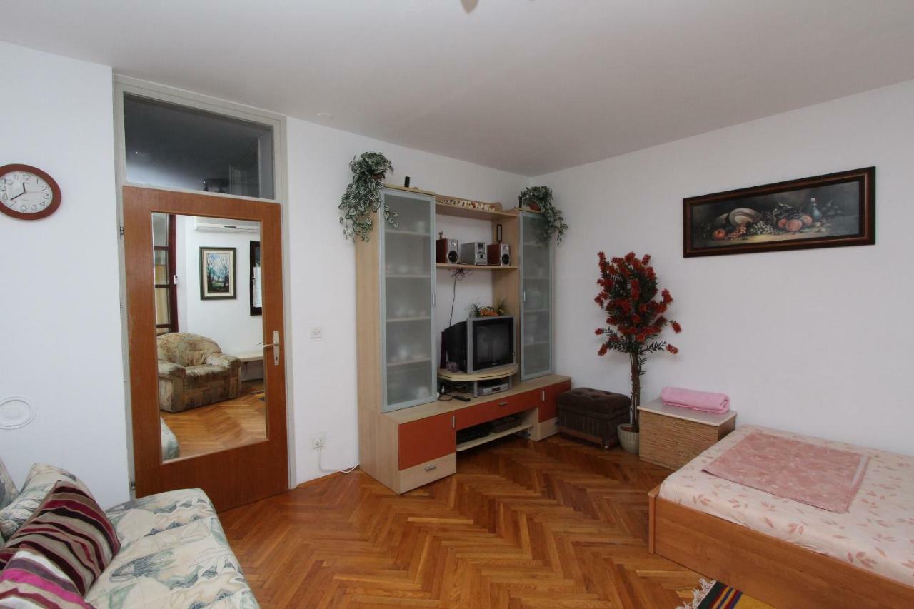 Apartment Vesna روفينج المظهر الخارجي الصورة