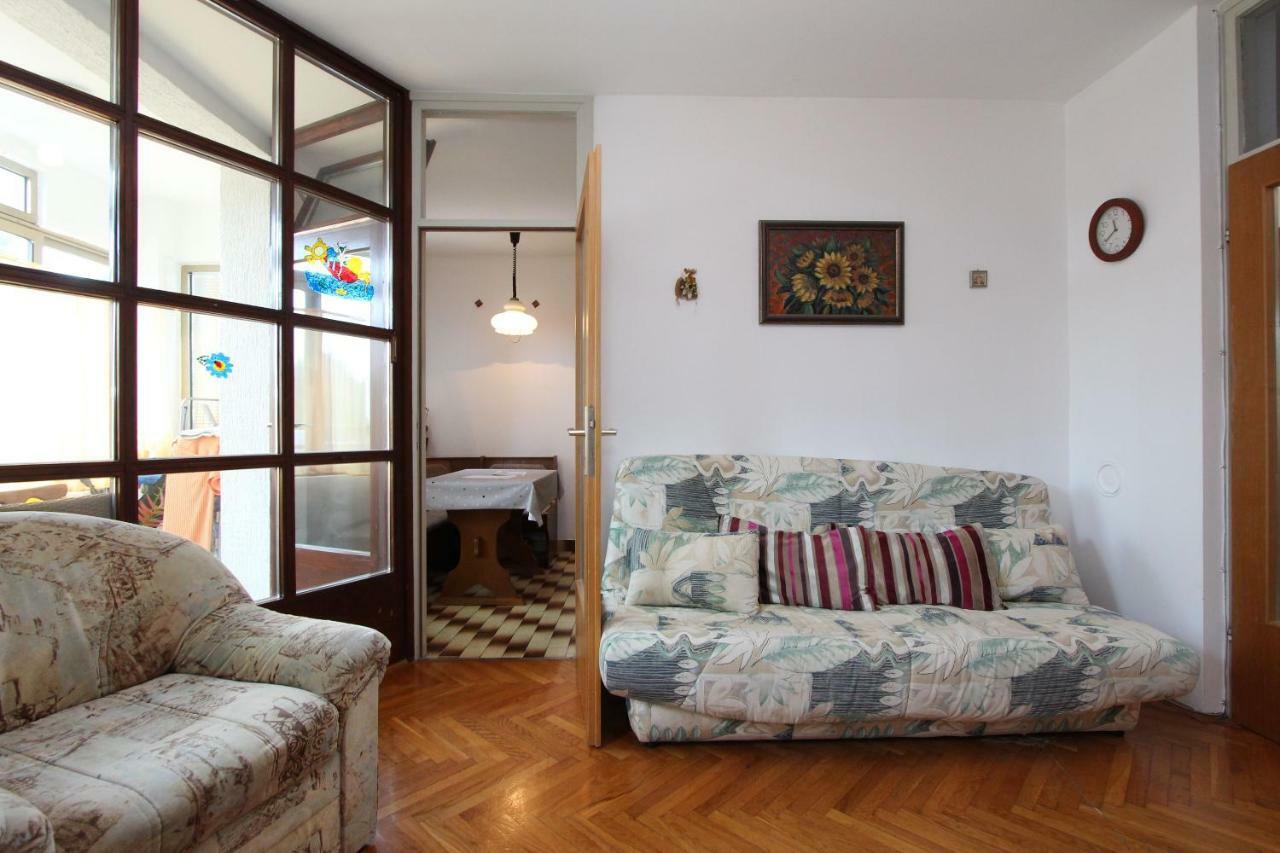 Apartment Vesna روفينج المظهر الخارجي الصورة