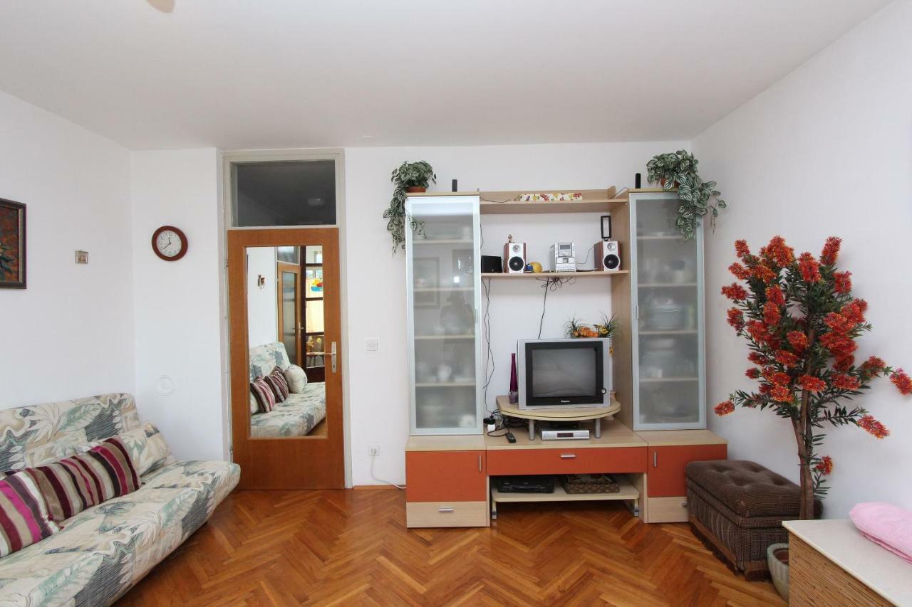 Apartment Vesna روفينج المظهر الخارجي الصورة